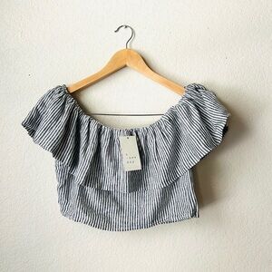 NWT A New Day Blue and White Striped Puff Sleeve Crop Top Size Medium